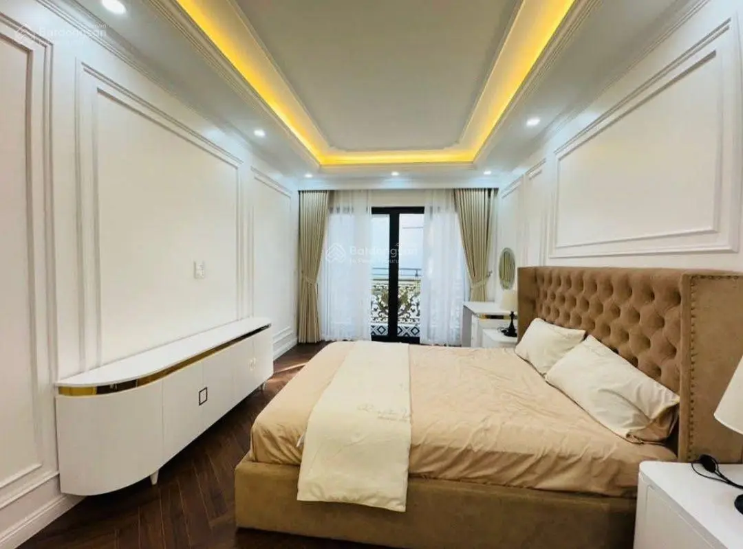 Hiếm: bán gấp nhà 5,2 tỷ, dt 30m, 5 tầng phố lãng yên - hbt, gần trường, ngõ thông, nông