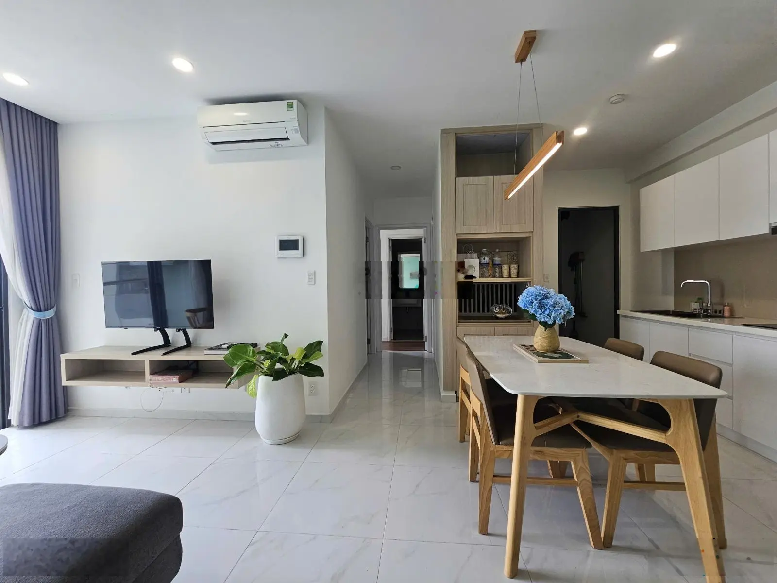 Bán nhanh CH D'Lusso giá 4 tỷ cho 2PN 2WC view đẹp, giá tốt, thiện chí thương lượng. LH: 0947 853 ***