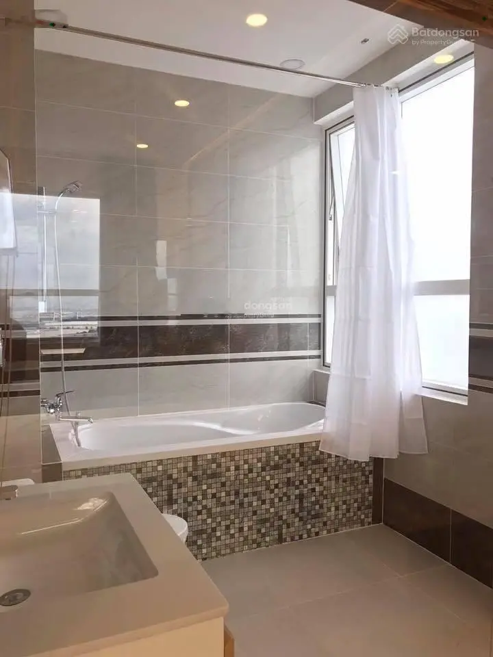 Chủ gửi bán căn penthouse Tropic 4 phòng ngủ hiện đại