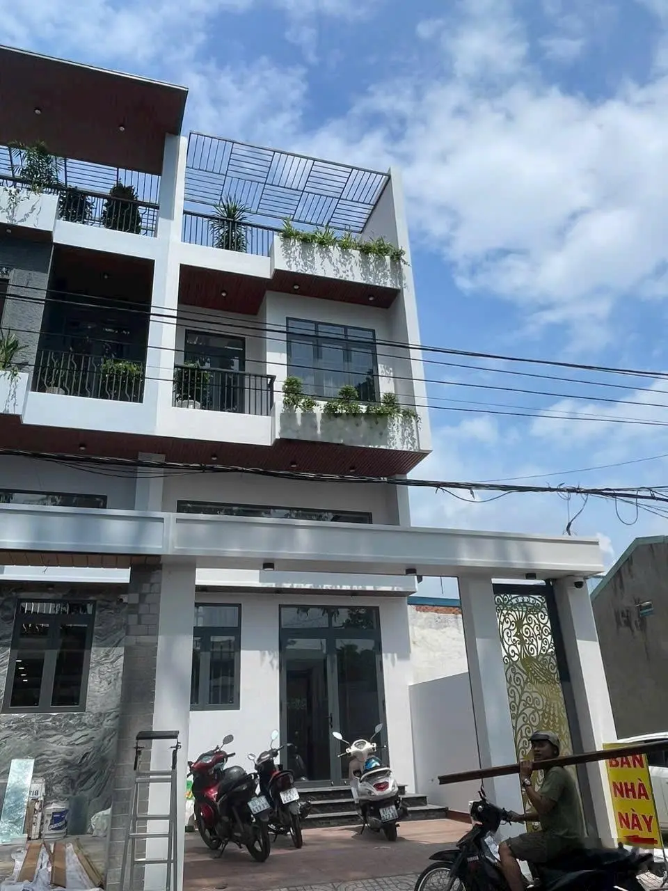 Chú bán gấp nhà chỉ 1ty6 nằm ngay tại đường Hoàng Phan Thái, Bình Chánh 72,5m2 SHR ra Quốc Lộ 1A