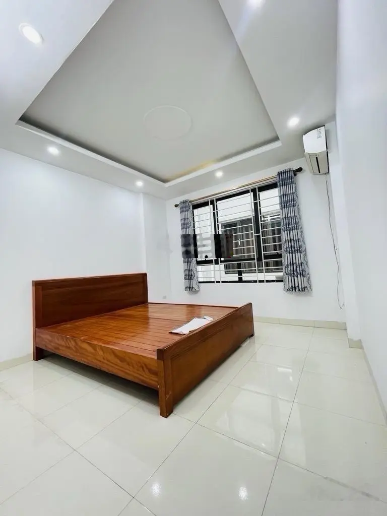 Nhà phố Kim Giang, Hoàng Mai, 5.5 tầng ô tô 4 chỗ đỗ cửa, an sinh tiện ích không thiếu gì