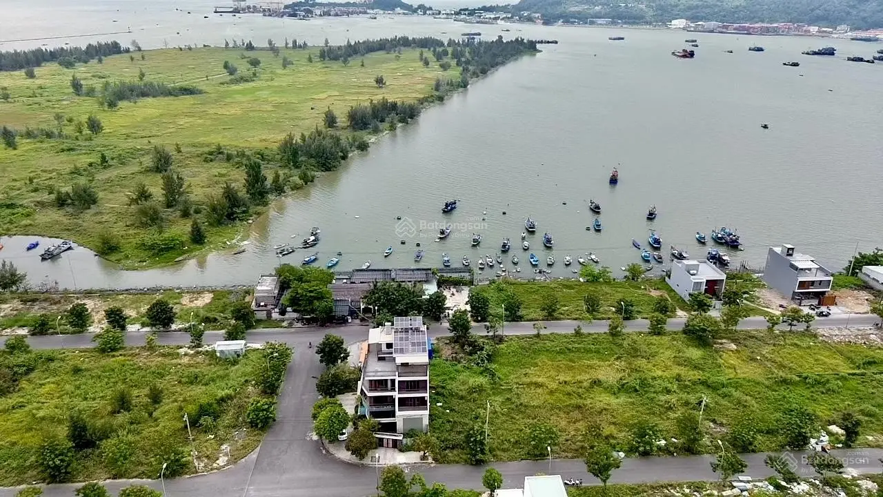Bán đất 180m2 đường Nguyễn Hữu An, Sơn Trà. Ngay khu đô thị Thuận Phước view biển. Vị trí đẹp