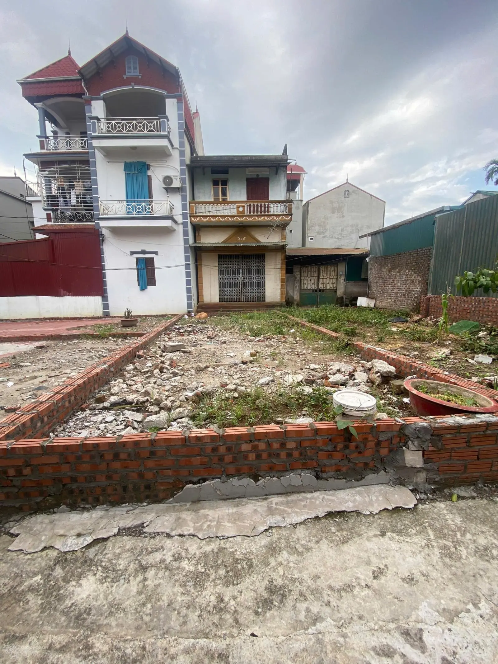 Bán 42,2m2 đất Lực Canh - Xuân Canh - Đông Anh. MT 4m, ngõ ô tô, cách 200m ra Vin Cổ Loa