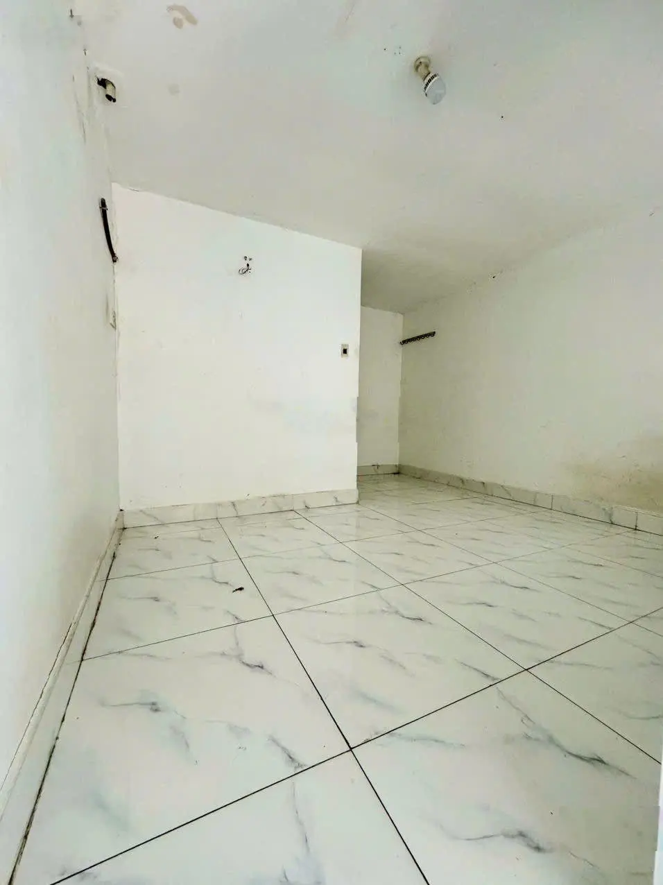 Nhà 1 trệt 1 lửng, 2 phòng, ngang 3,5m Nguyễn Bình Hẻm ô tô