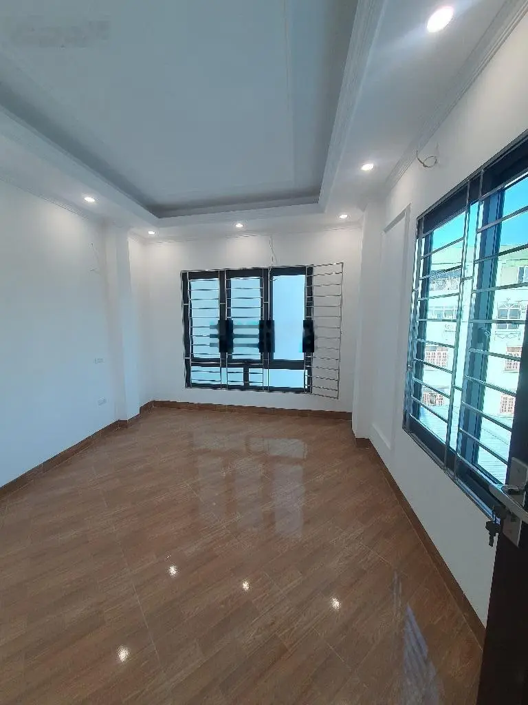 Bán nhà riêng chính chủ 40m2 căn góc 3 mặt thoáng cách 2 nhà ra mặt Phố lớn Kim Giang