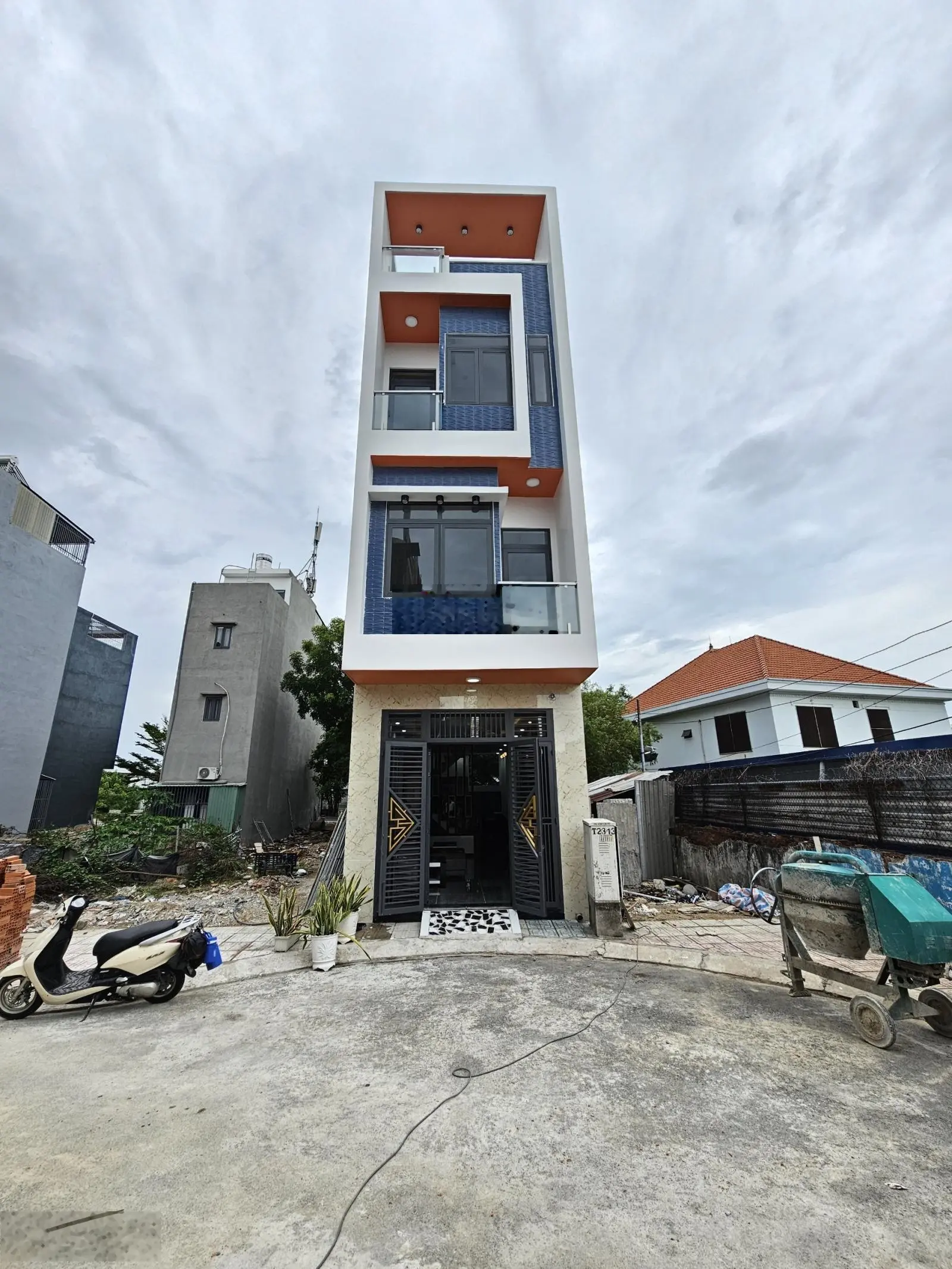 3 tỷ 750 Bán nhà 1 trệt 2 lầu KDC ĐẸP P.Thuận Giao, TP.Thuận An