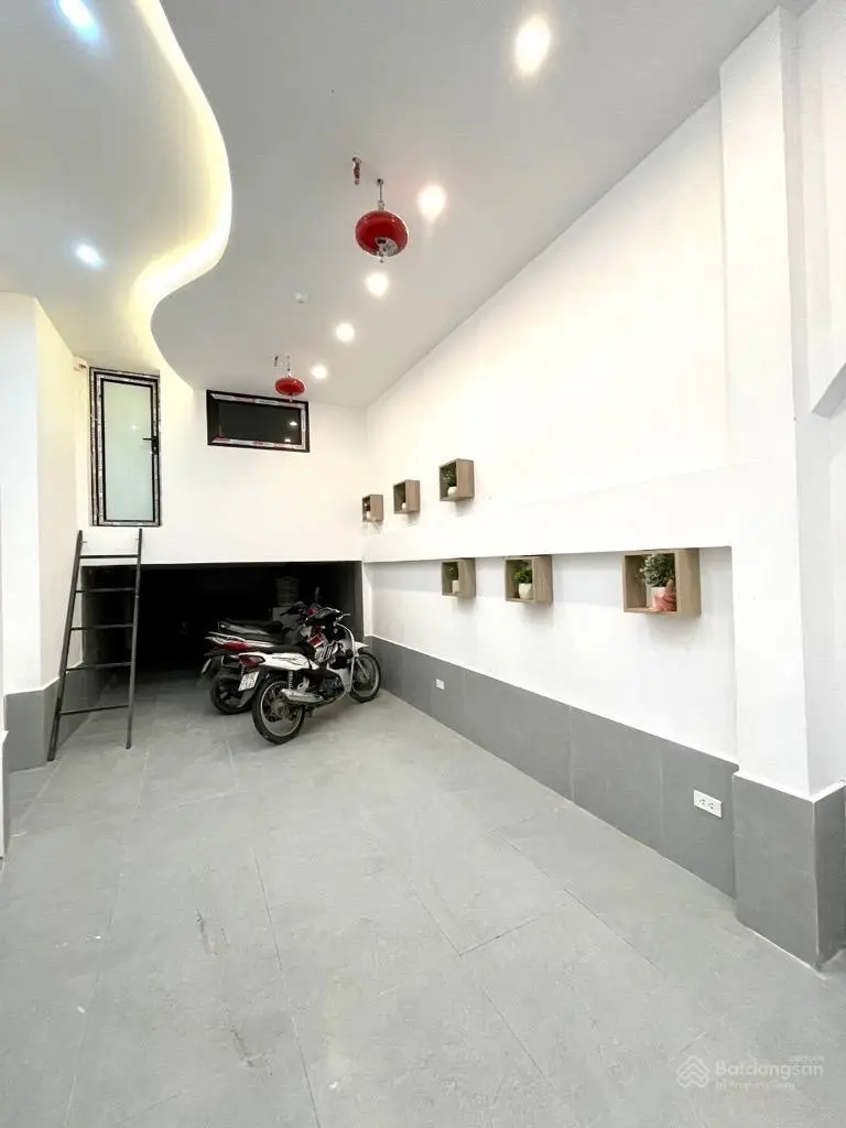 Bán nhà phố Trần Duy Hưng, 7 tầng thang máy, 63m2 - mặt tiền 5m - 18 tỷ 700