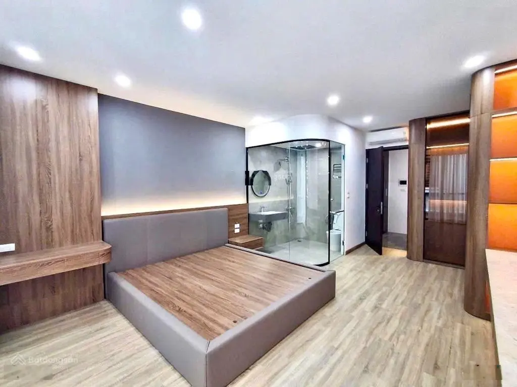 Gara ô tô 6 tầng - thang máy - nhà mới, Ngọc Trì - Thạch Bàn 8x tỷ vị trí đẹp gần Aeon Mall