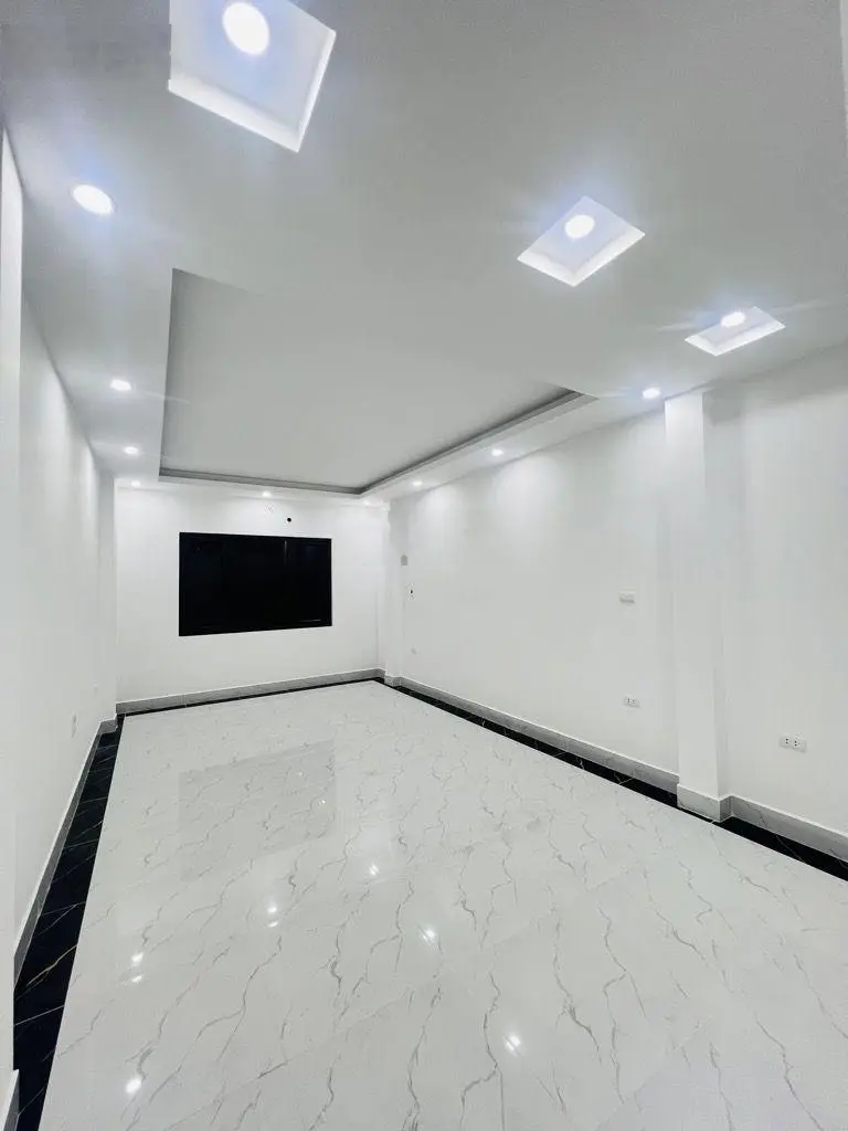 Bán nhà Hoàng Liệt, Hoàng Mai, ô tô qua, view hồ Linh Đàm, 5T, TM, 43m2, 10,3 tỷ