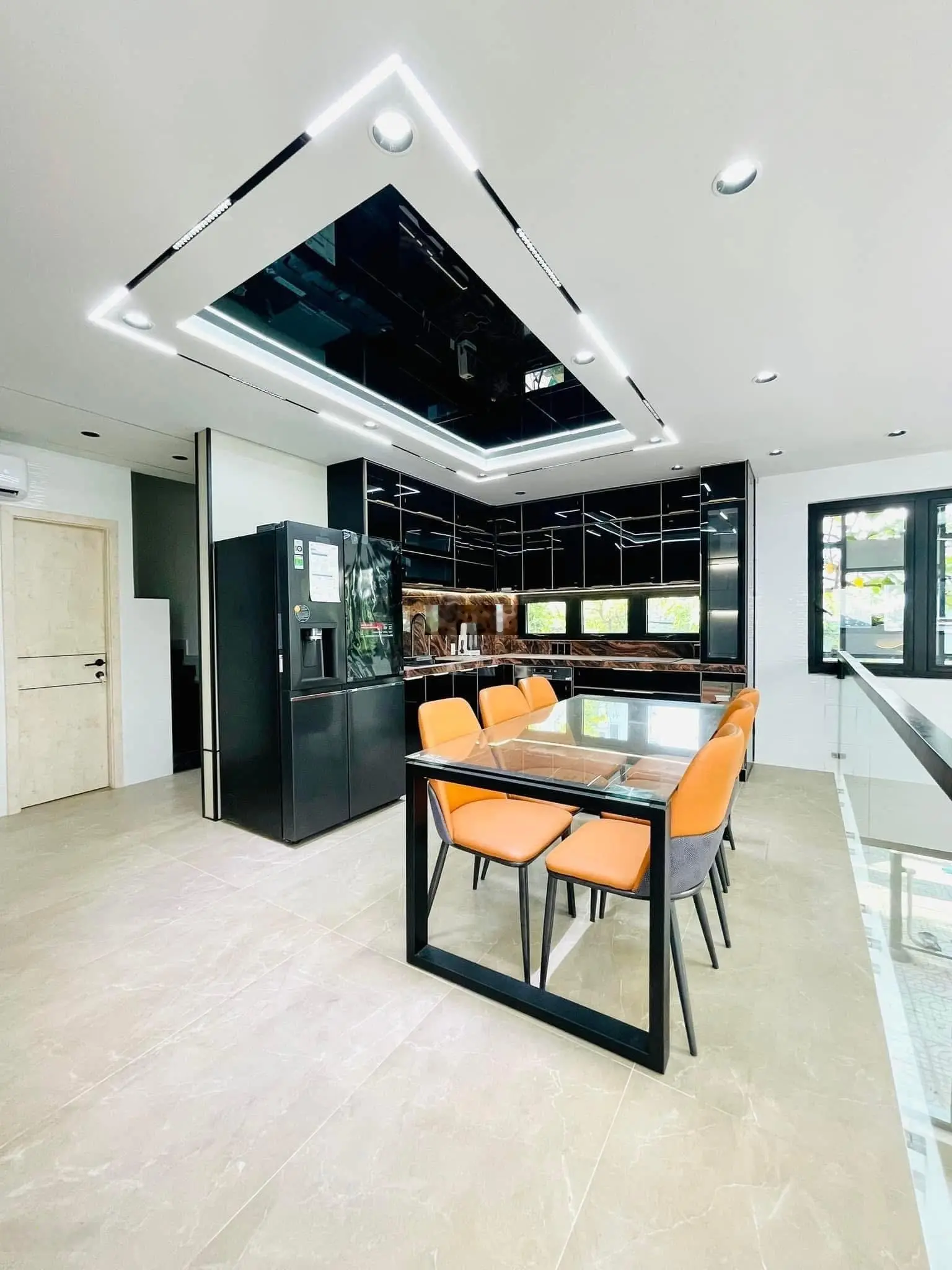 Bán nhà góc 2 mặt tiền trung tâm quận 4 vị trí vàng cho kinh doanh & đầu tư 100m2/3tỷ1