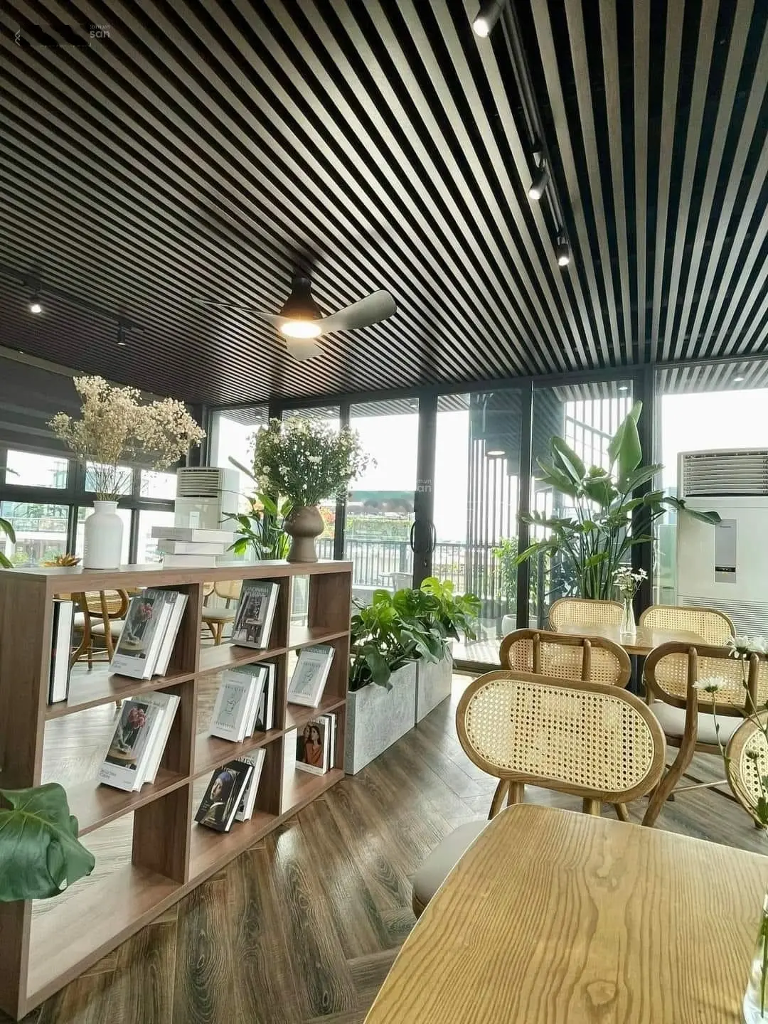 Nhà mặt phố Đào Tấn Ba Đình, 105m2, mặt tiền 6,1m, phố lớn vỉa hè rộng, cạnh Liễu Giai, Văn Cao.