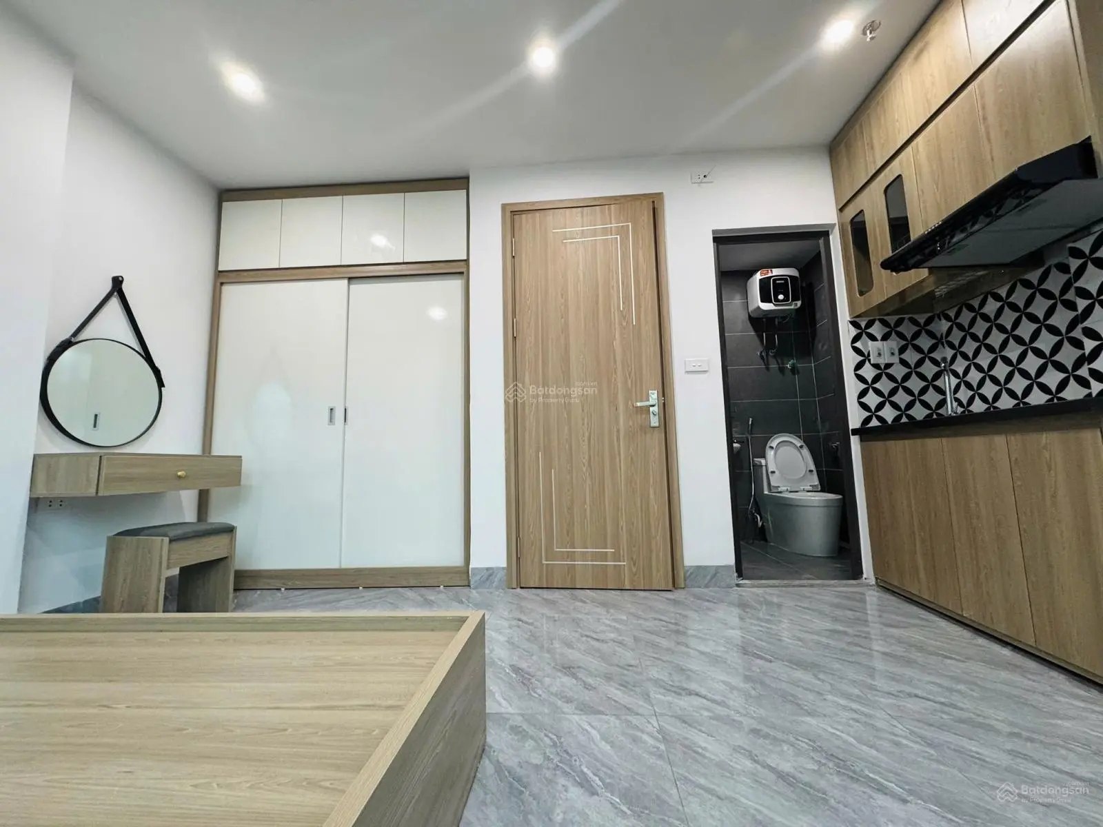 Bán chung cư mini Đình Thôn, doanh thu 80tr, lô góc 3 thoáng thang máy nhập khẩu 68m2 giá 14.7tỷ