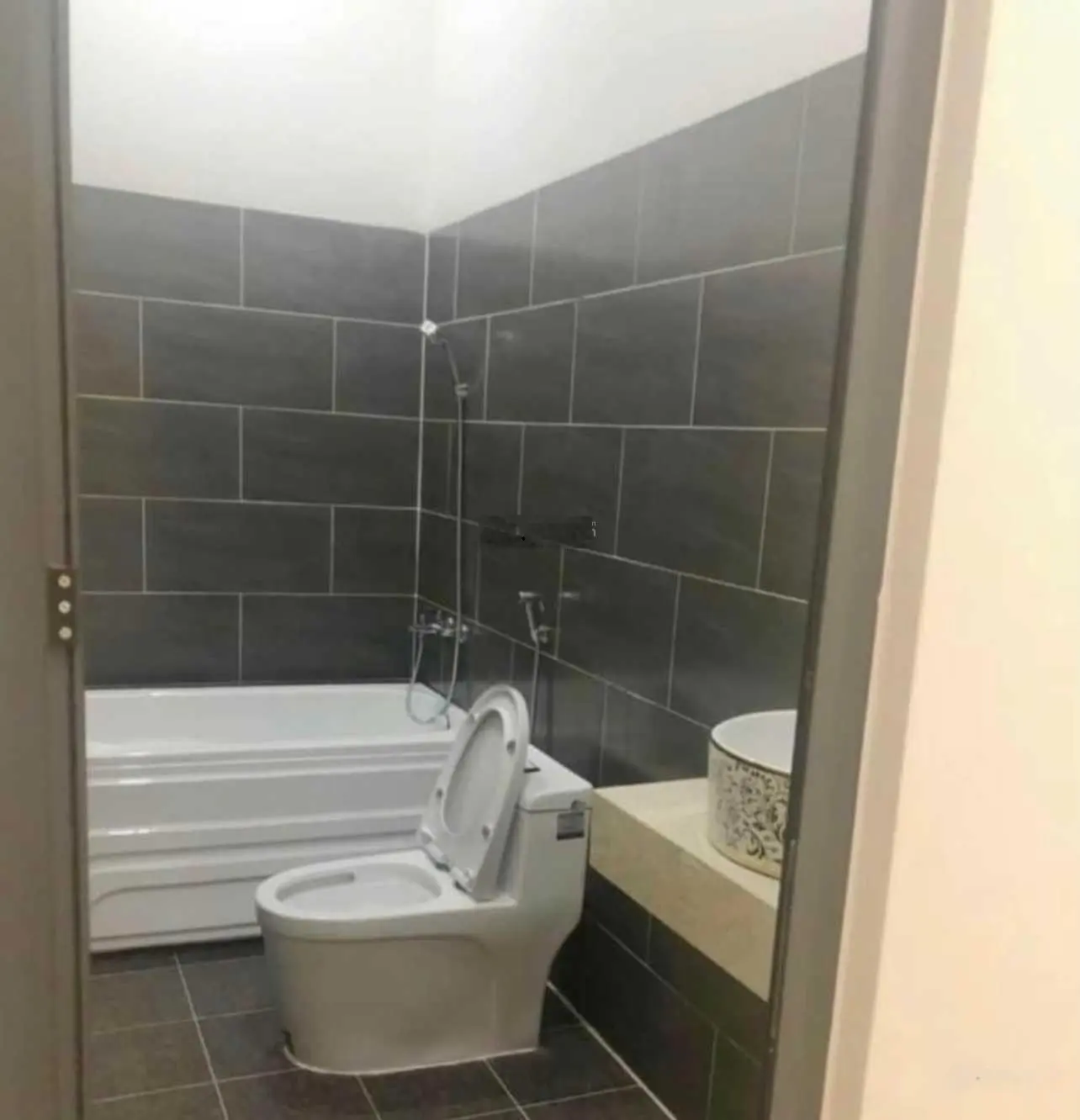 Chính chủ cần bán nhà MTĐ Ngô Quyền trung tâm TP Bến Cát. 950 TRIỆU/120M2. SHR SANG TÊN NGAY