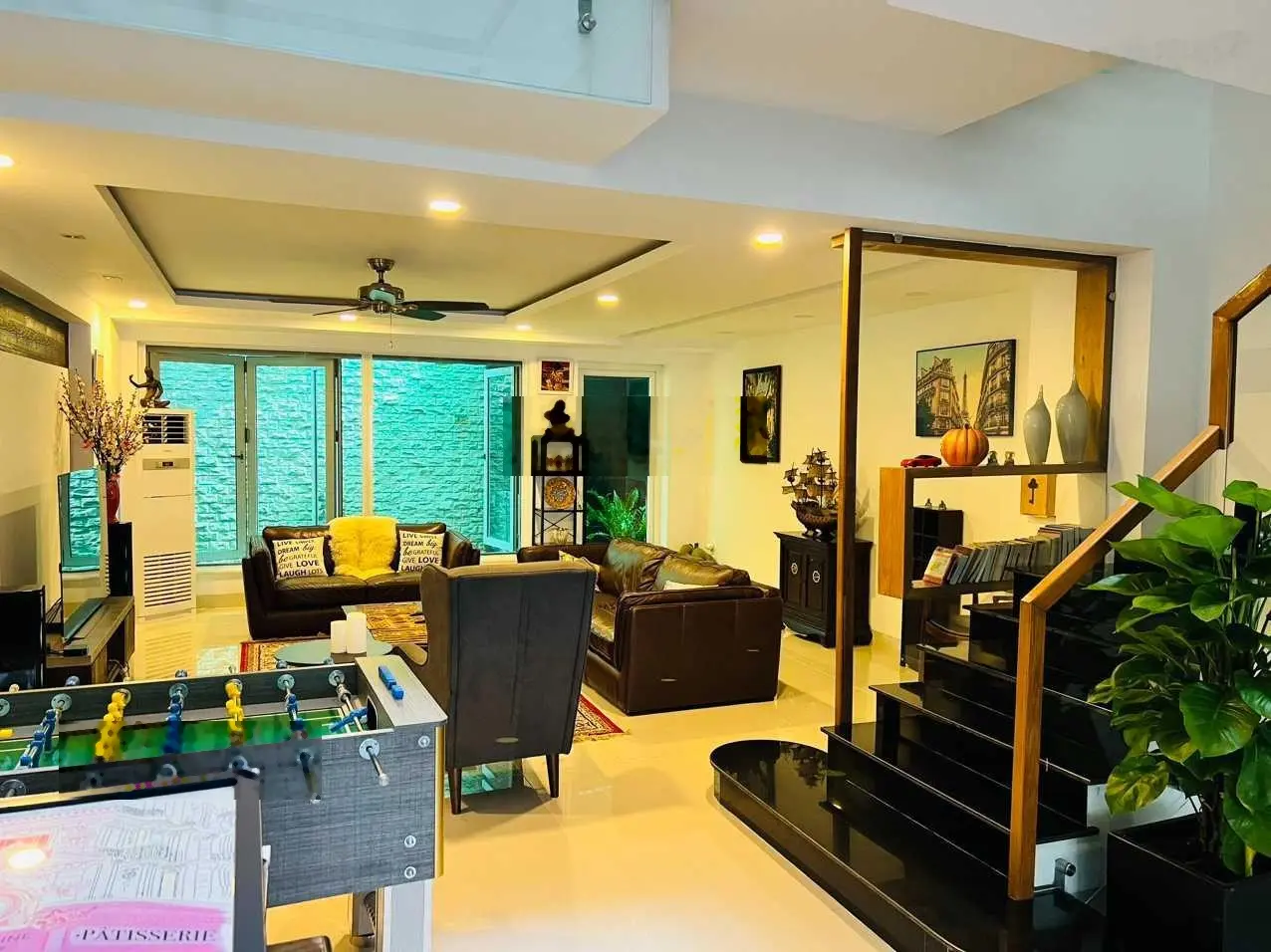 Bán nhà phố Hoàng Quốc Việt, full nội thất cao cấp - DT: 6 x 21 m. Giá 21.5 tỷ TL - LH: 0902 781 ***