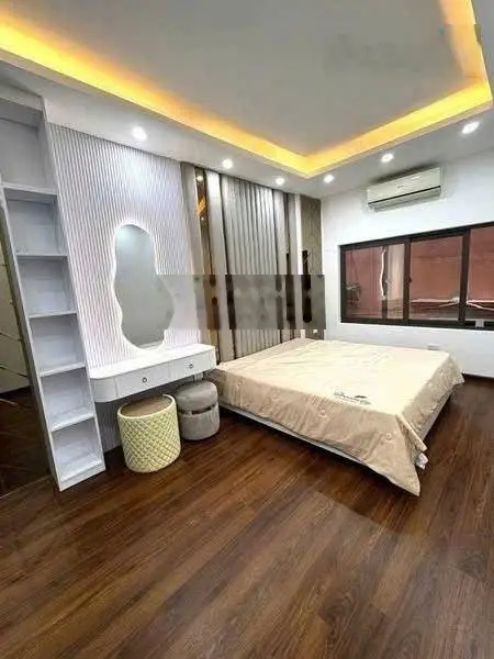 Bán Gấp nhà 12 Khương Trung 5 tầng 30m Sổ vuông . Sách va li về ở luôn