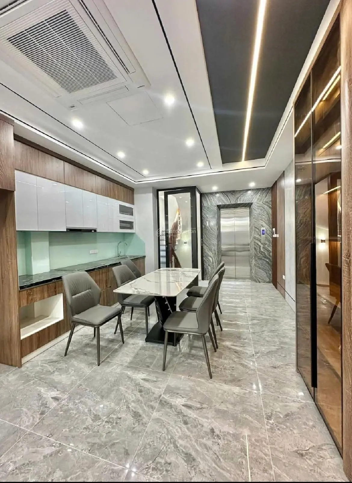 Nhà hoàn thiện lô góc ánh sáng ngập tràn full nội thất đẹp long lanh 7 tầng thang máy