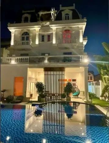 Villa cao cấp 146 đường Nguyễn Văn Hưởng. DT 17x50m. CN 777m2. Sân vườn, hồ bơi. Chỉ 186 tỷ