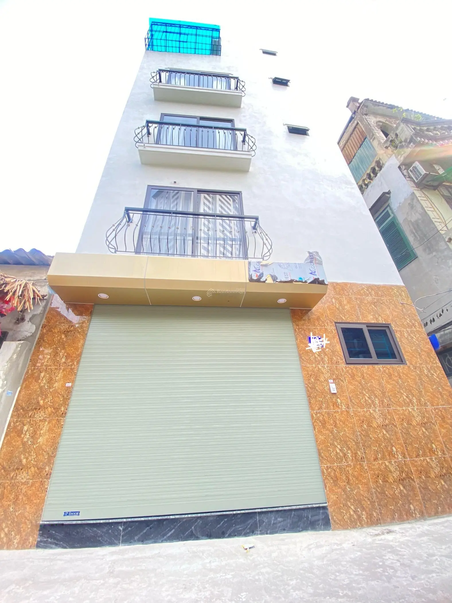 Nhà Trương Định - cách mặt phố 5m - MT: 6m - ngõ rộng 5m - ô tô đỗ trước nhà