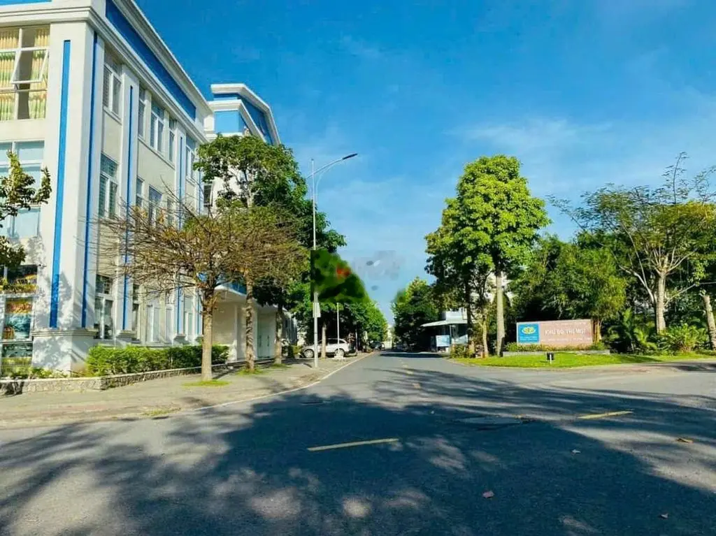 Biệt thự Mini, có sân đỗ ô tô