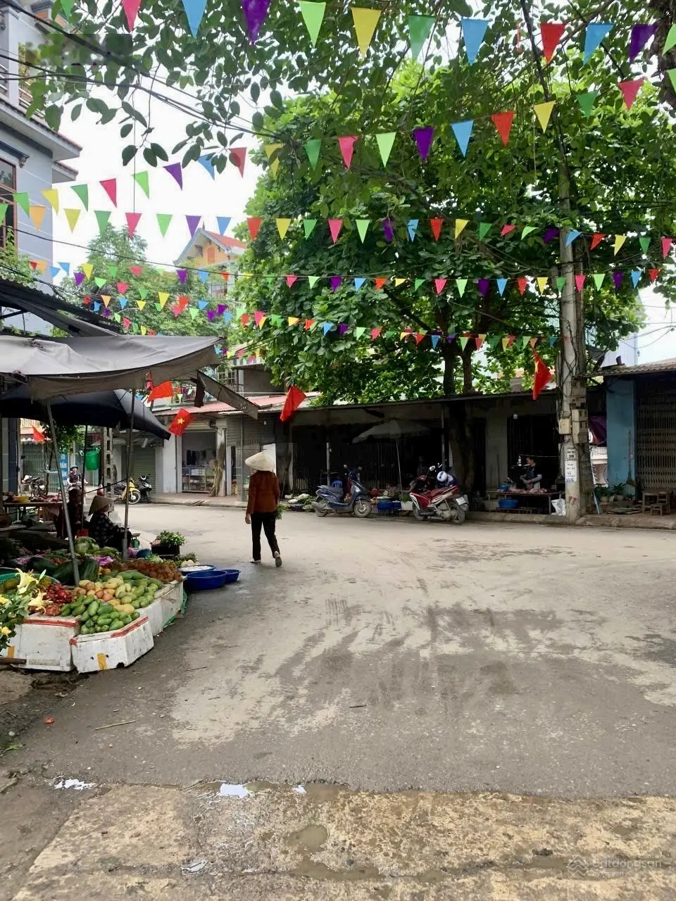 Bán lô đất gần chợ S =145m2 giá tốt nhất, tiện ích Đầy đủ. Cách trường học C1 C2, uỷ ban chỉ 100m
