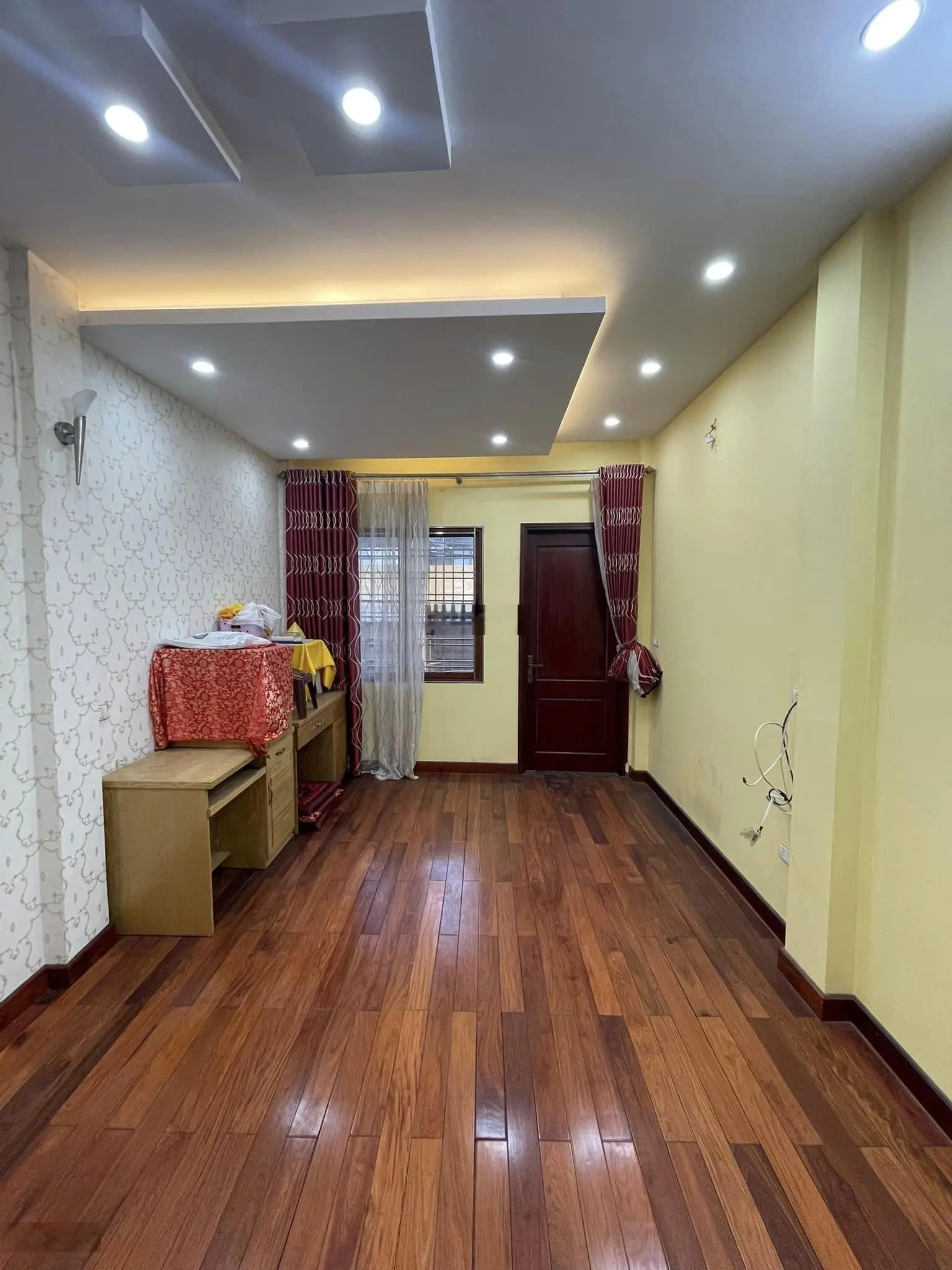 Bán nhà mặt phố Trịnh Hoài Đức, Đống Đa, view SVĐ Hàng Đẫy. Tiện kinh doanh LH 0983320949