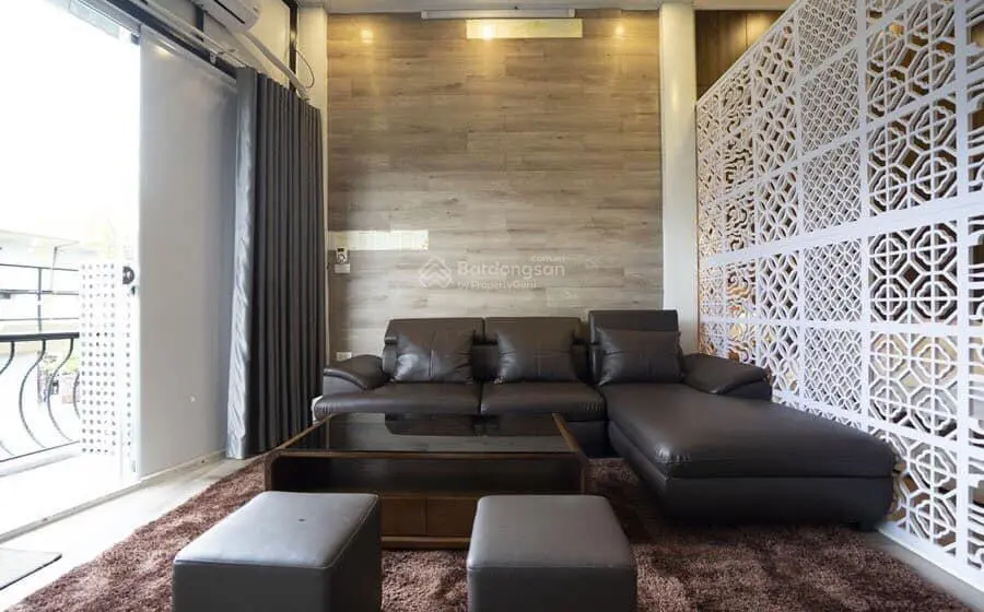 Bán nhà mặt phố Hoàng Cầu, 28,5 tỷ, 50m2, hàng hiếm tại Đống Đa, Hà Nội, vỉa hè, kinh doanh đa dạng