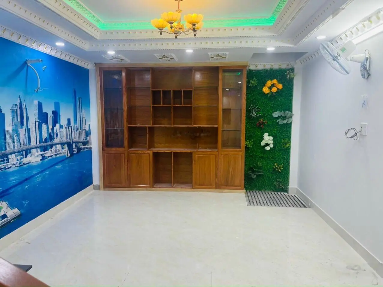 Bán nhà 1 sẹc Lê Văn quới hẻm thông 8m. DT ngang 4,2x15m đúc lửng 3 tấm hẻm xe hơi giá 5tỷ2