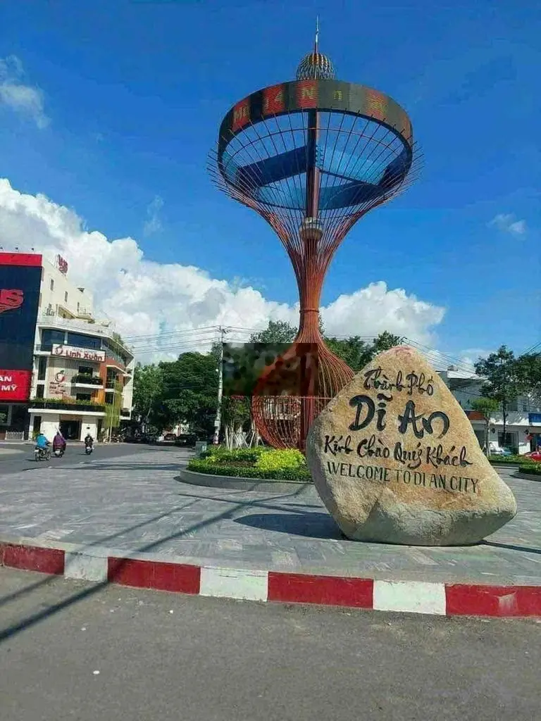 ÔNG ANH TRAI MÌNH CẦN BÁN NHÀ GẦN KỸ TÚC XÃ KHU B