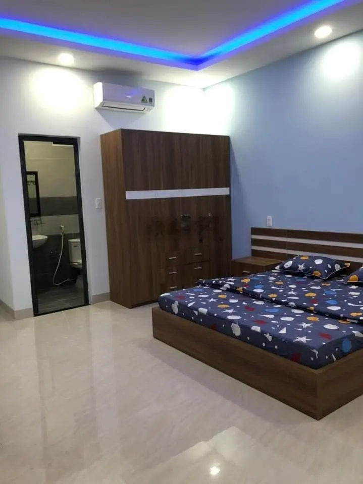 Nhà đẹp 3 tầng mái đúc sàn đúc đất 5x20m hướng Đông 6PN, giá 7,5 tỷ thương lượng chính chủ