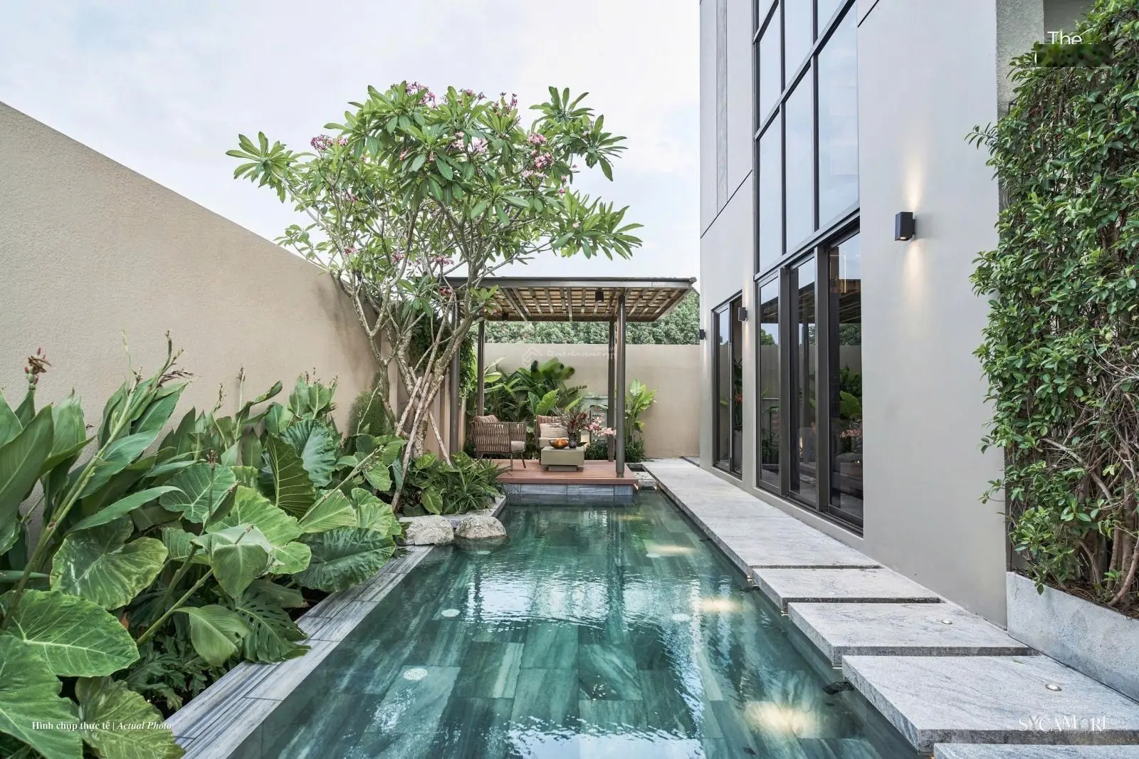 Duy nhất biệt thự 3 mặt tiền sân vườn, 243m2 (9x16, nở hậu 13m), view hồ, chỉ 21 tỷ, ký HĐMB