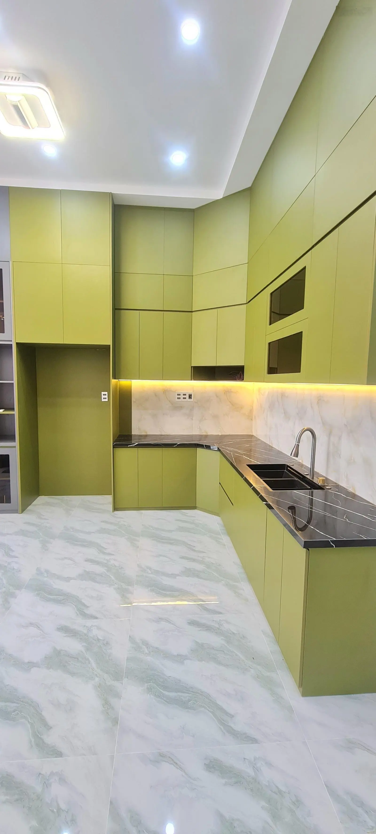 Bán nhà riêng tại Lê Hồng Phong, sổ hồng hoàn công 95m2, 3PN, 4WC, Chính chủ, giá cực chất