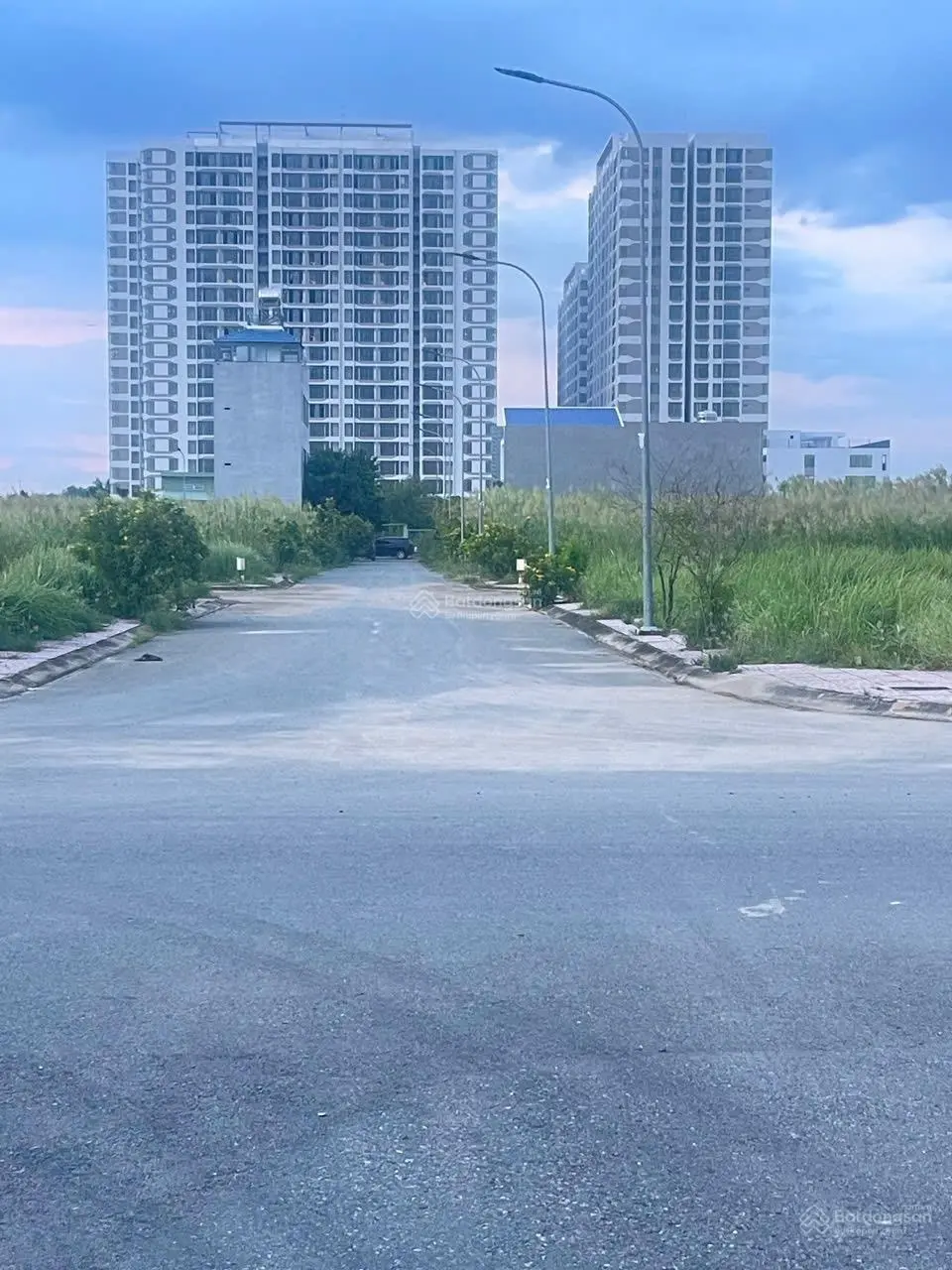 Rẻ nhất KDC Centana Điền Phúc Thành. DT: 92m2 giá 4.1 tỷ. Đường thông, xây dựng tự do