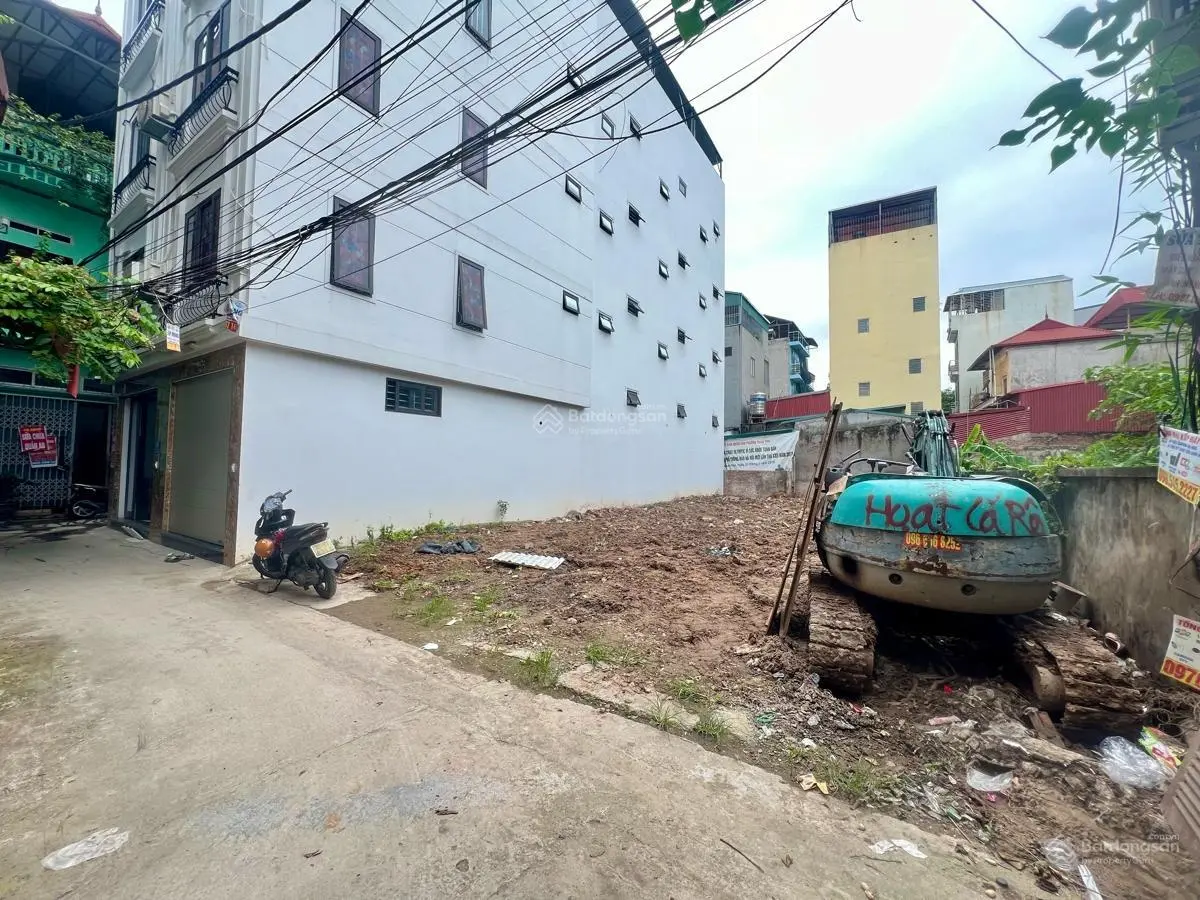 Bán đất Hoa Bằng, Cầu Giấy, dt 135m2, mt 8m vuông đẹp, ô tô tránh. Giá 33 tỷ