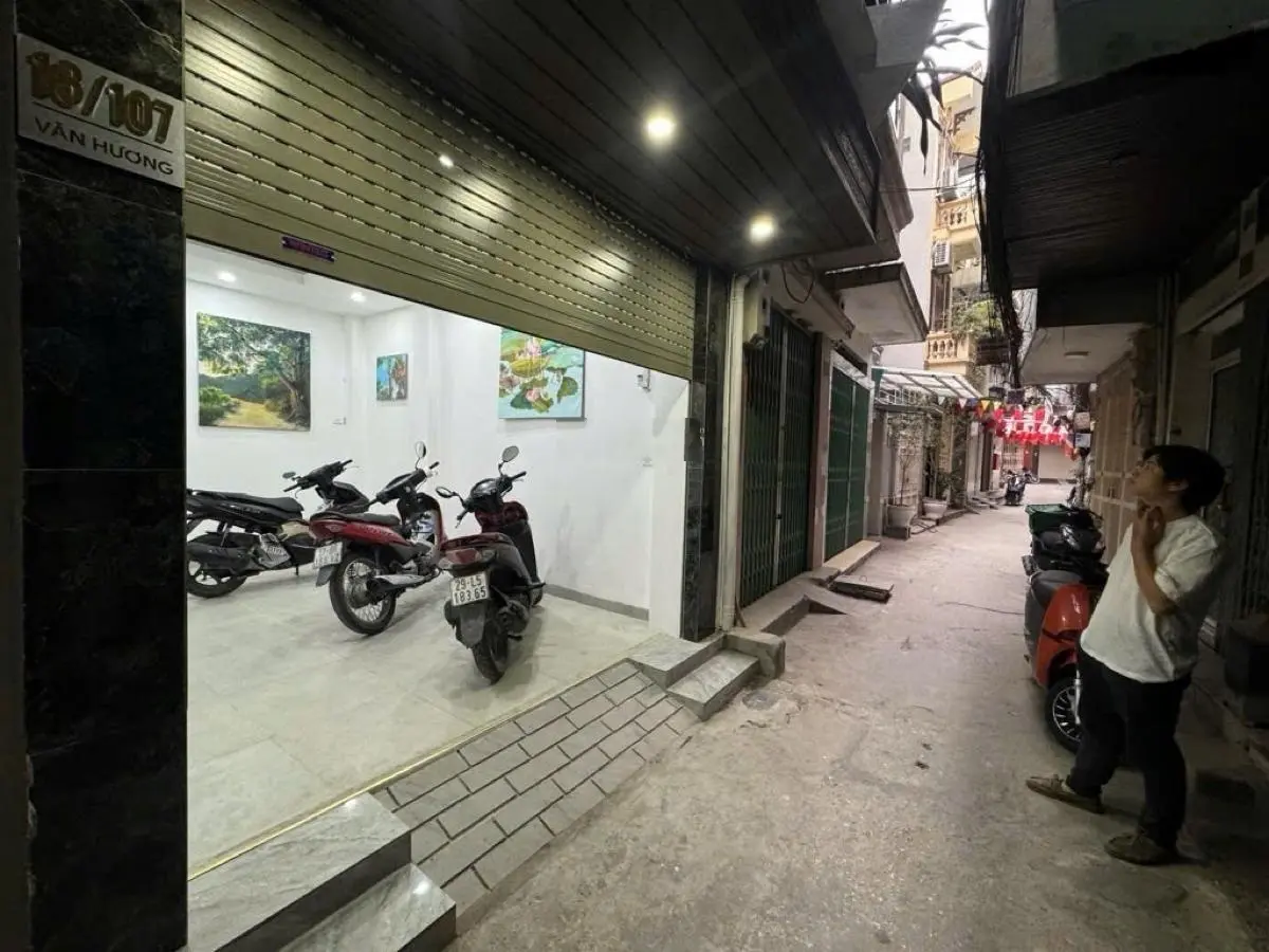 Siêu phẩm nhà ngõ văn hương .dt 56m2. 4 tầng. 3.3m mặttiền . 9.9 tỷ. đống đa. dòng tiền ổn định.