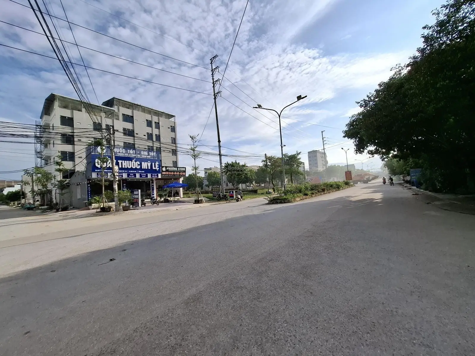 Bán lô đất vip 200m2, mặt tiền 8m vị trí trung tâm Hòa lạc, dân trí cao, kinh doanh tốt