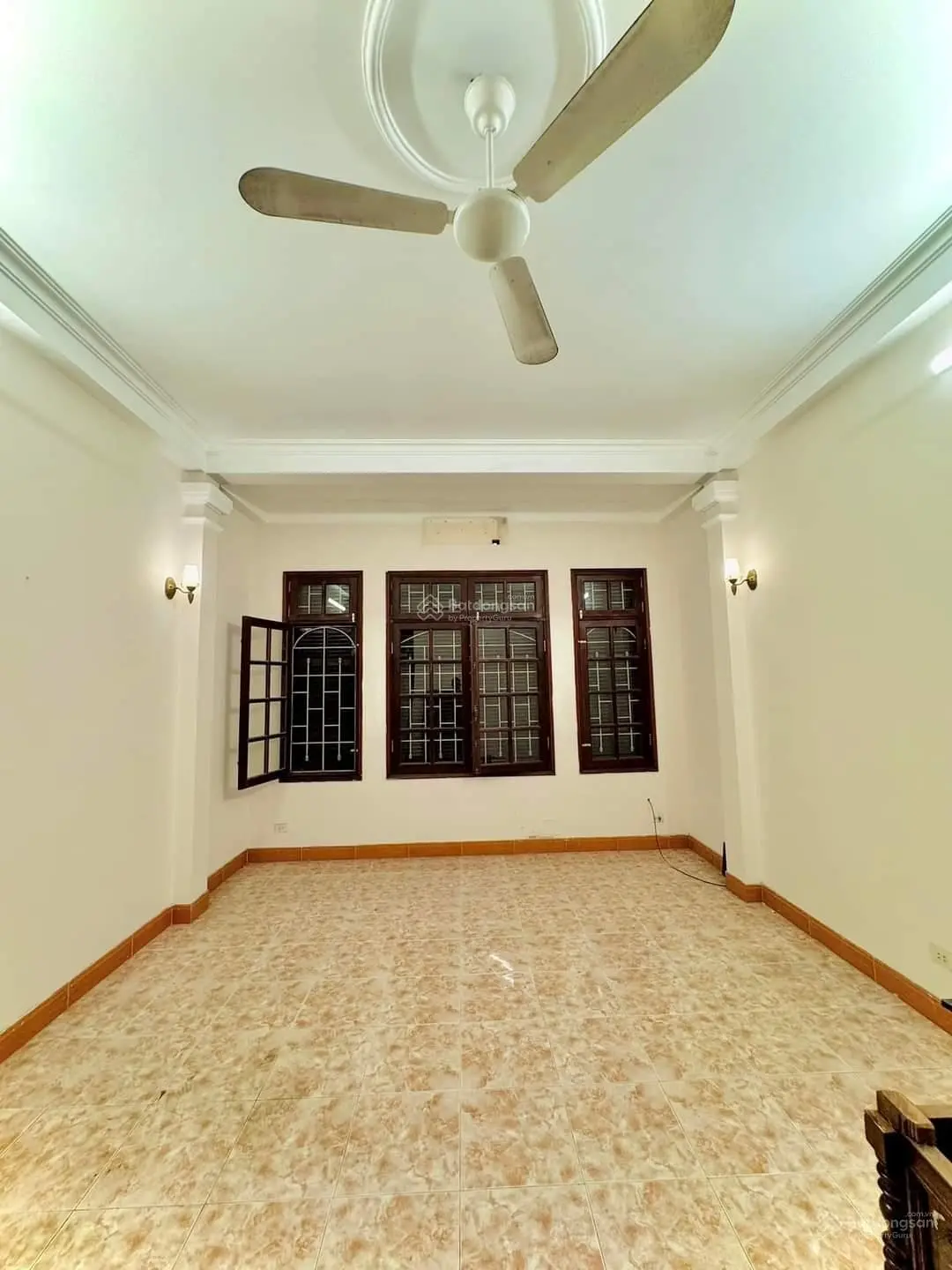 Bán nhà phố Kim Đồng, Hoàng Mai, ô tô đỗ cửa, vào nhà, kinh doanh sầm uất, hoặc vừa ở vừa làm vp