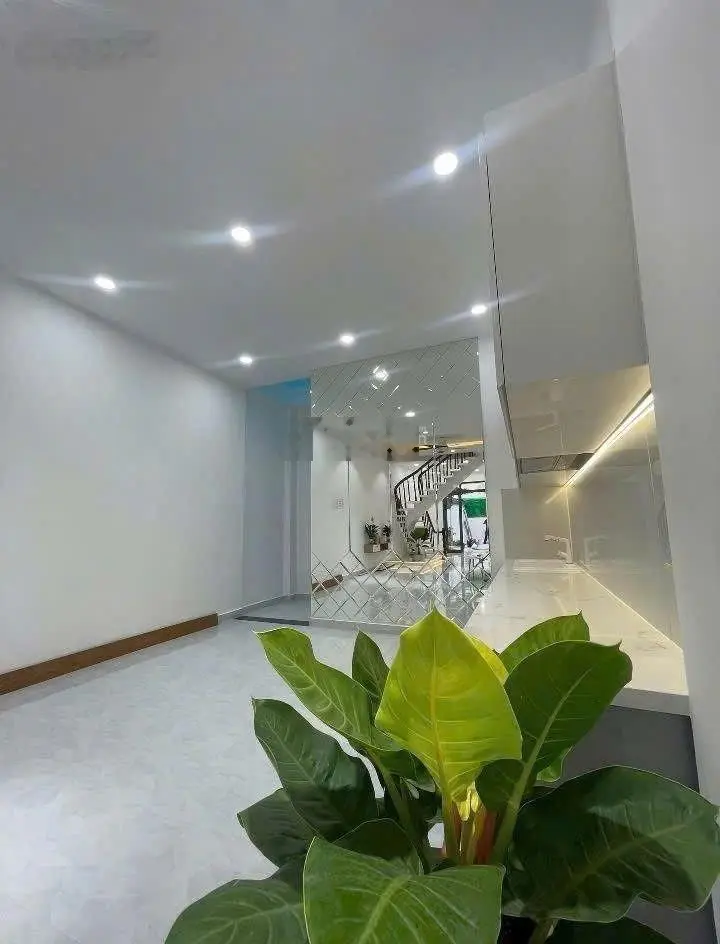 Bán căn nhà 92m2 giá tốt đường Hồ Bá Phấn, Q9 cũ