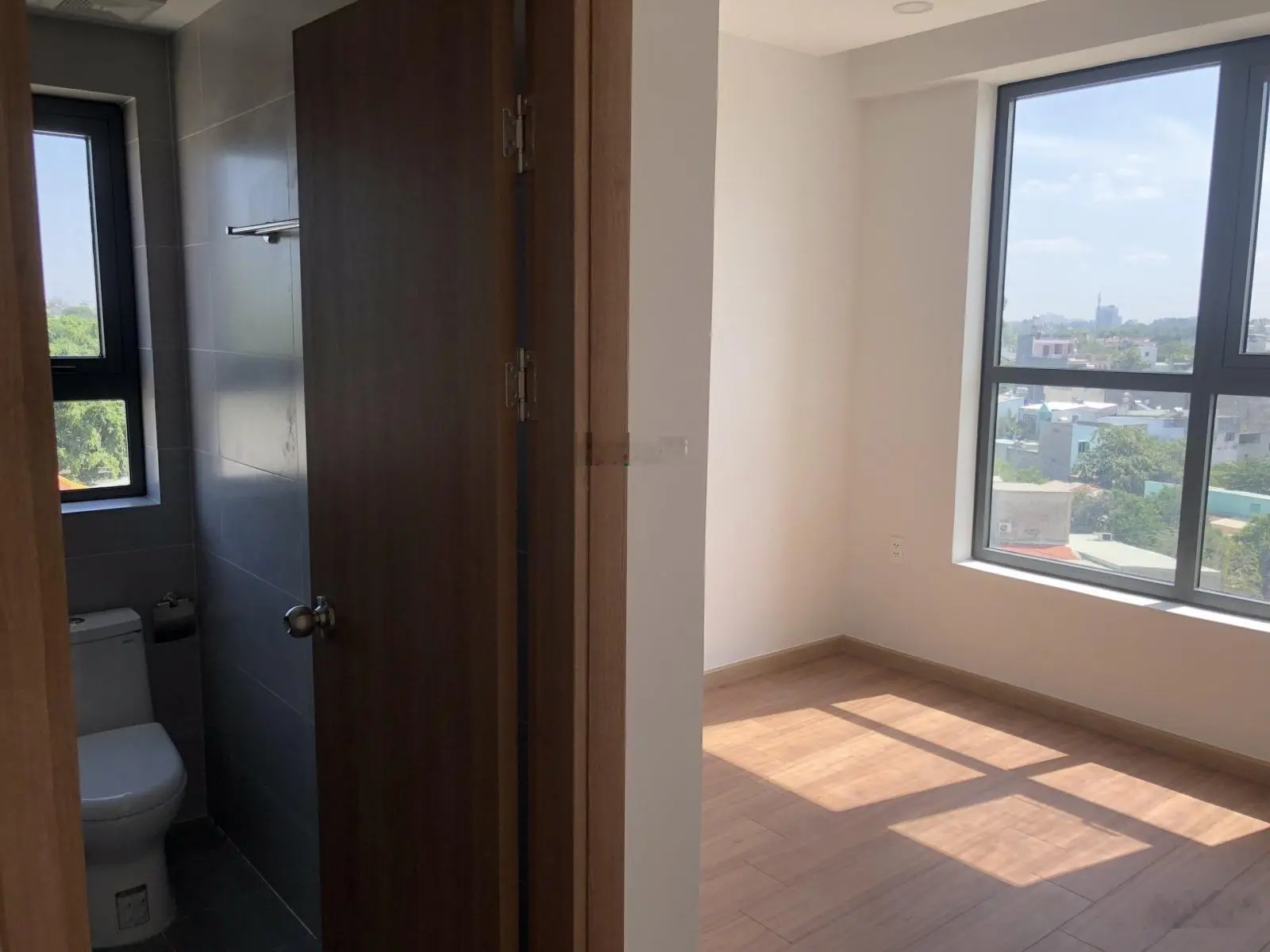 Gấp!! Chính chủ cần tiền bán nhanh căn hộ Bcons Green View 2PN+2WC 51m giá bán chỉ 1.63tỷ view QL1K