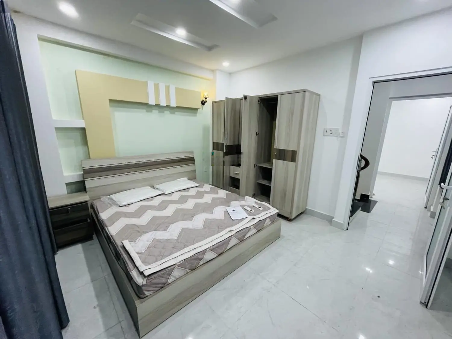 Cần bán gấp nhà Đ Bùi Thị Xuân P2 Q Tân Bình. 83,5m2/4tỷ370. Gần chợ Phạm Văn Hai, cho thuê 36tr/th