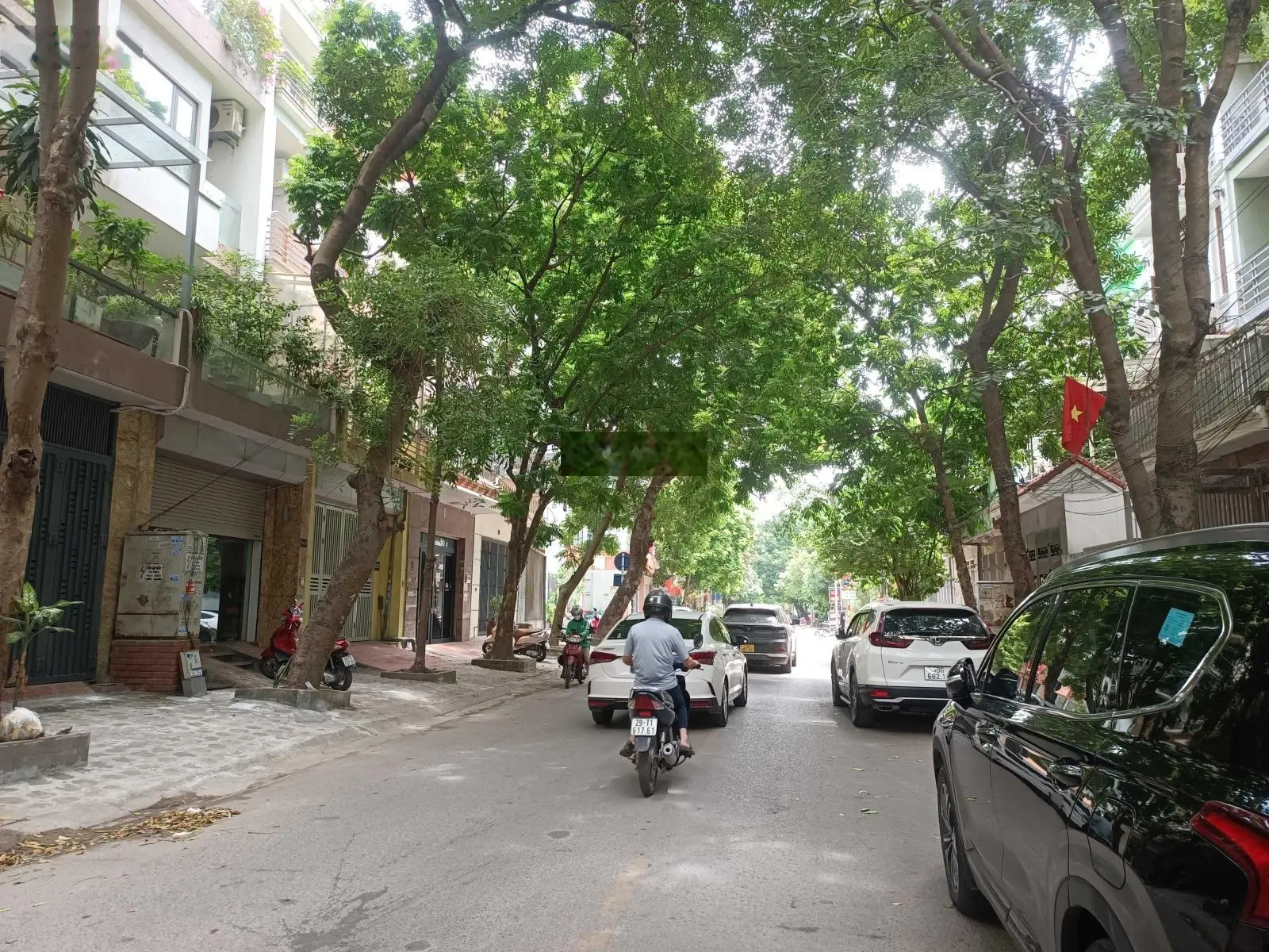Bán liền kề mặt phố Văn Quán, kinh doanh sầm uất, đường xe buýt chạy, 85m2, 5 tầng, Mt 4.5m giá tốt