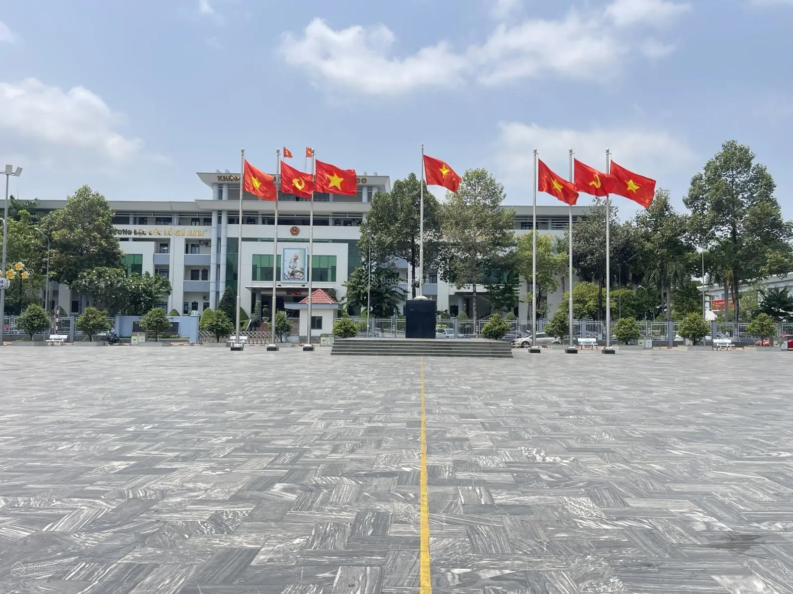 Nhà đẹp trung tâm hành chính Dĩ An, 105m hoàn công, Vị trí đắt địa tại TP Dĩ An. giá chỉ 8.2 tỷ