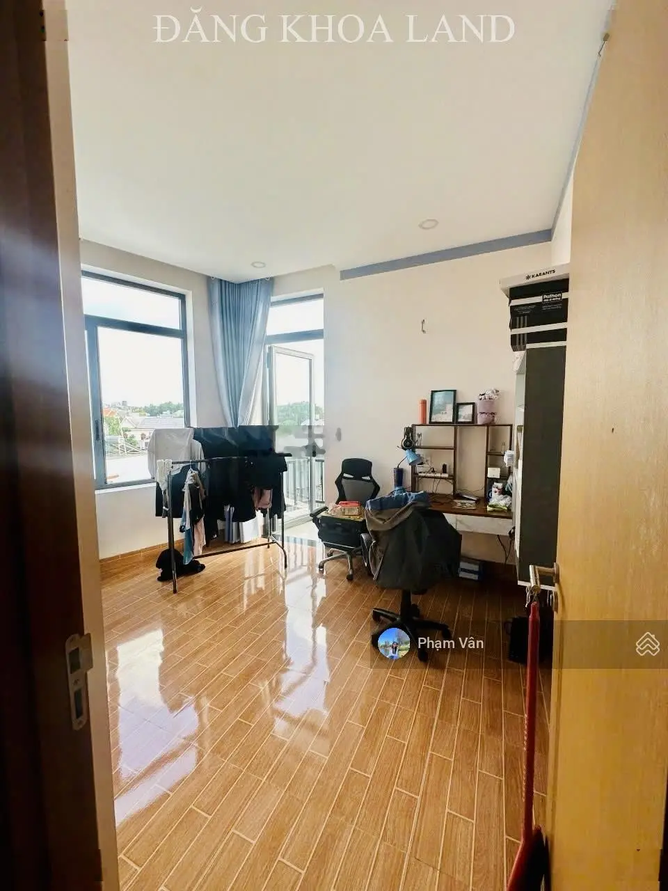 Nhà đẹp 3 Tầng kiên cố- TK hiện đại-gần Trường Đào Sơn Tây - đường ô tô quay đầu - DTs 150m2