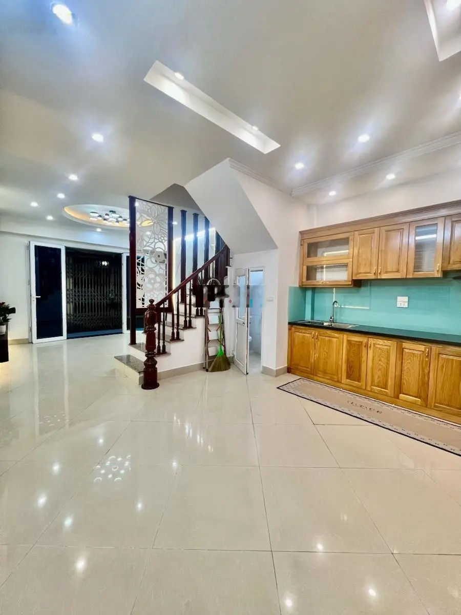 Bán nhà Định Công - lô góc - 37m2 - 5 tầng - 8,6 tỷ - sổ đỏ vuông