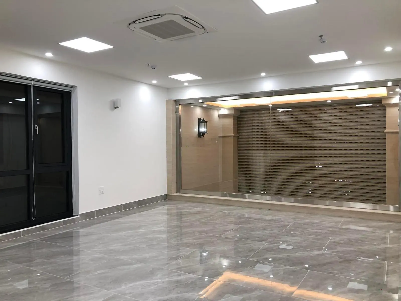 Tìm là thấy! Tòa văn phòng Dương Khuê, 2 ô tô tránh, vỉa hè, thang máy, PCCC đầy đủ, 70m2*9T