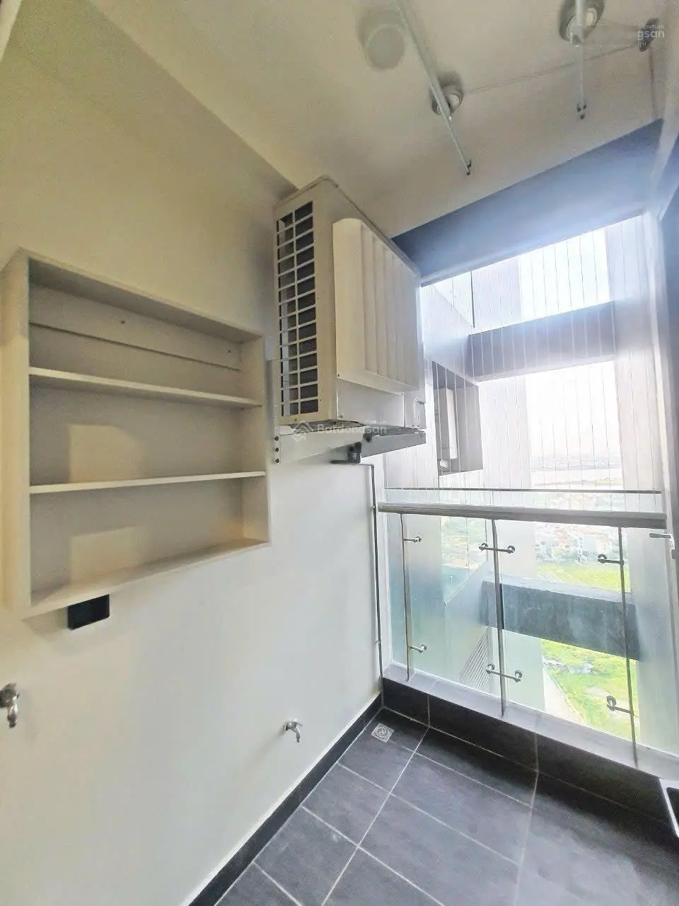 Bán căn hộ 3 ngủ/104m2 Sunshine City Ciputra tầng cao view sông Hồng