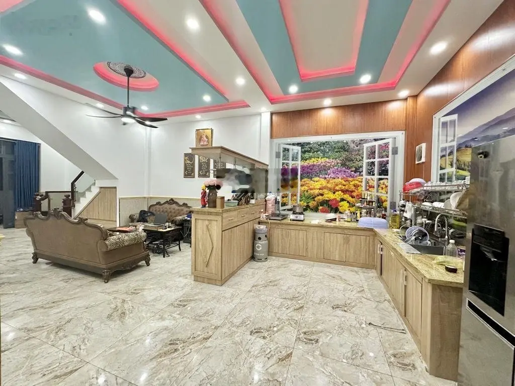 Xe hơi ngủ trong nhà. 170m2 (7,5x22)m. Nhà 1T 1L (3PN, 3WC), sổ hoàn công, tặng nội thất
