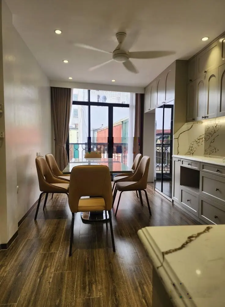 Hiếm dã man, nhà xây mới 6 tầng thang máy, mặt ngõ nông, 221 Tôn Đức Thắng, full nội thất, ở ngay