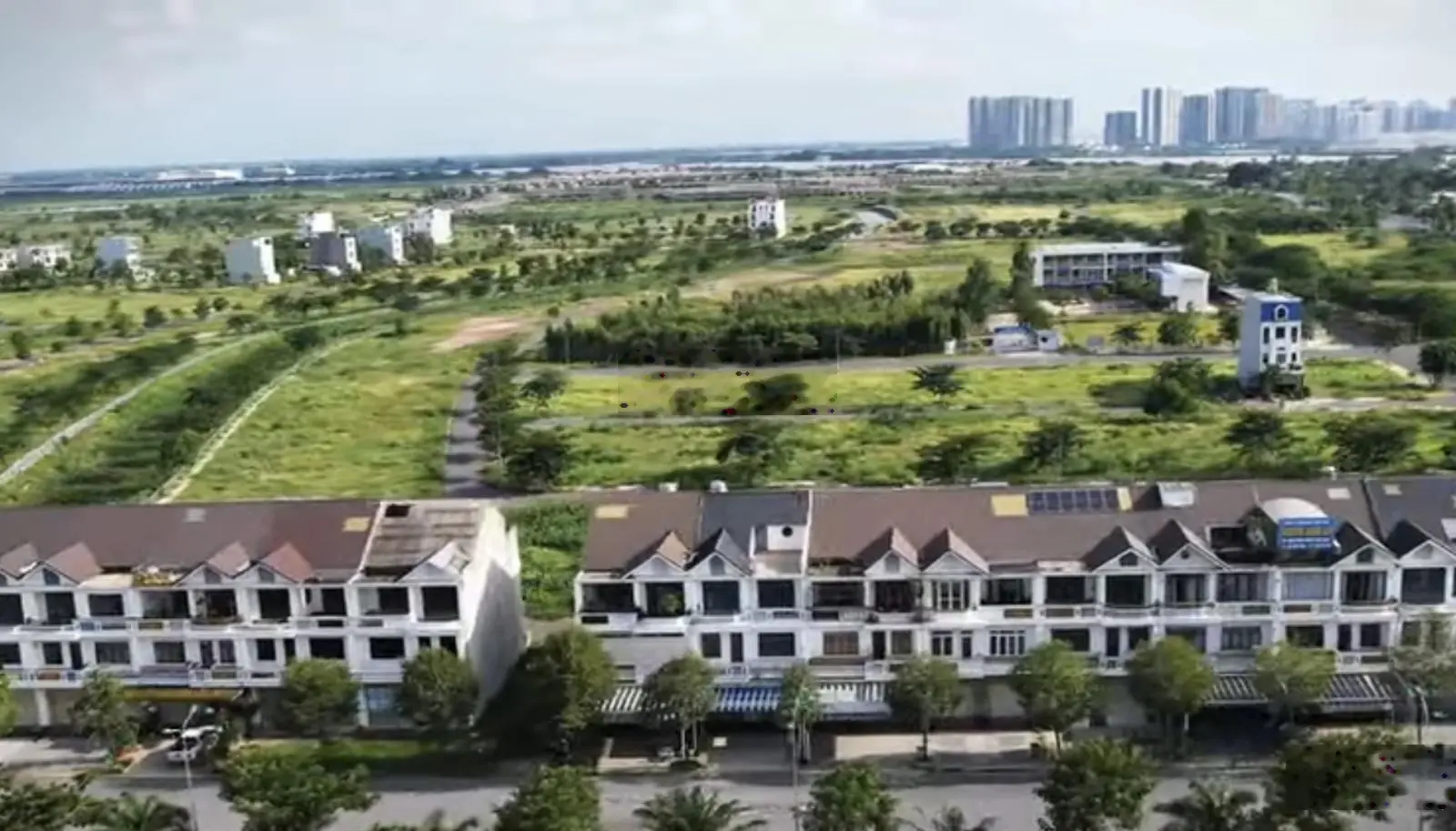 Cần bán gấp lô đất khu đô thị Long Hưng City diện tích 100m2 giá chỉ 2tỷ1