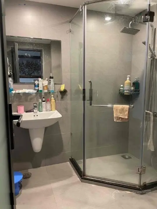 Bán căn penthouse Phúc Yên 1, 4PN, 3WC, 195m2, sổ hồng, giá 5 tỷ 6 liên hệ: 0908 435 ***