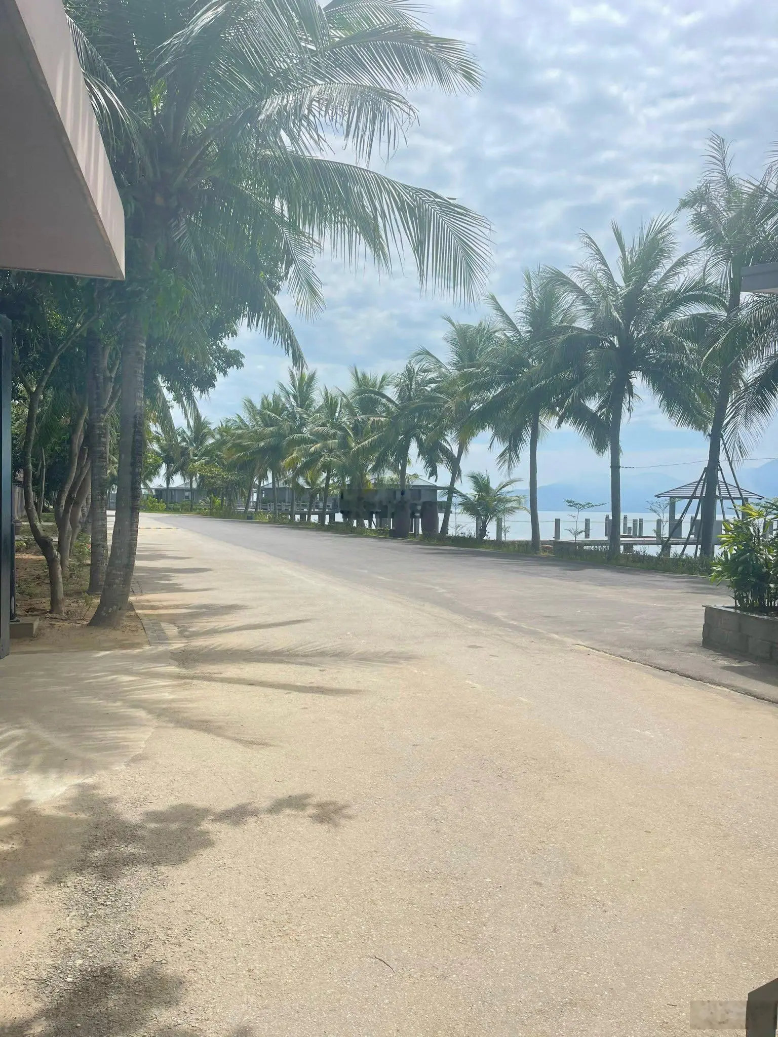 Bán thửa đất siêu đẹp, siêu hiếm - bên cạnh Resort Vedana - có 300 m2 đất ở - DT đất nhiều